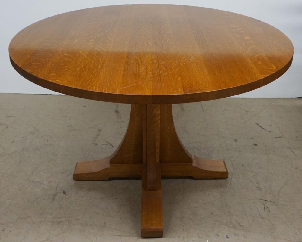 STICKLEY OAK ROUND DINETTE TABLE  32f2f7