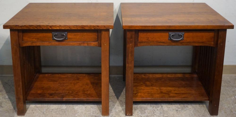 PAIR OF ARTS AND CRAFTS STYLE STAINED 32f2fb