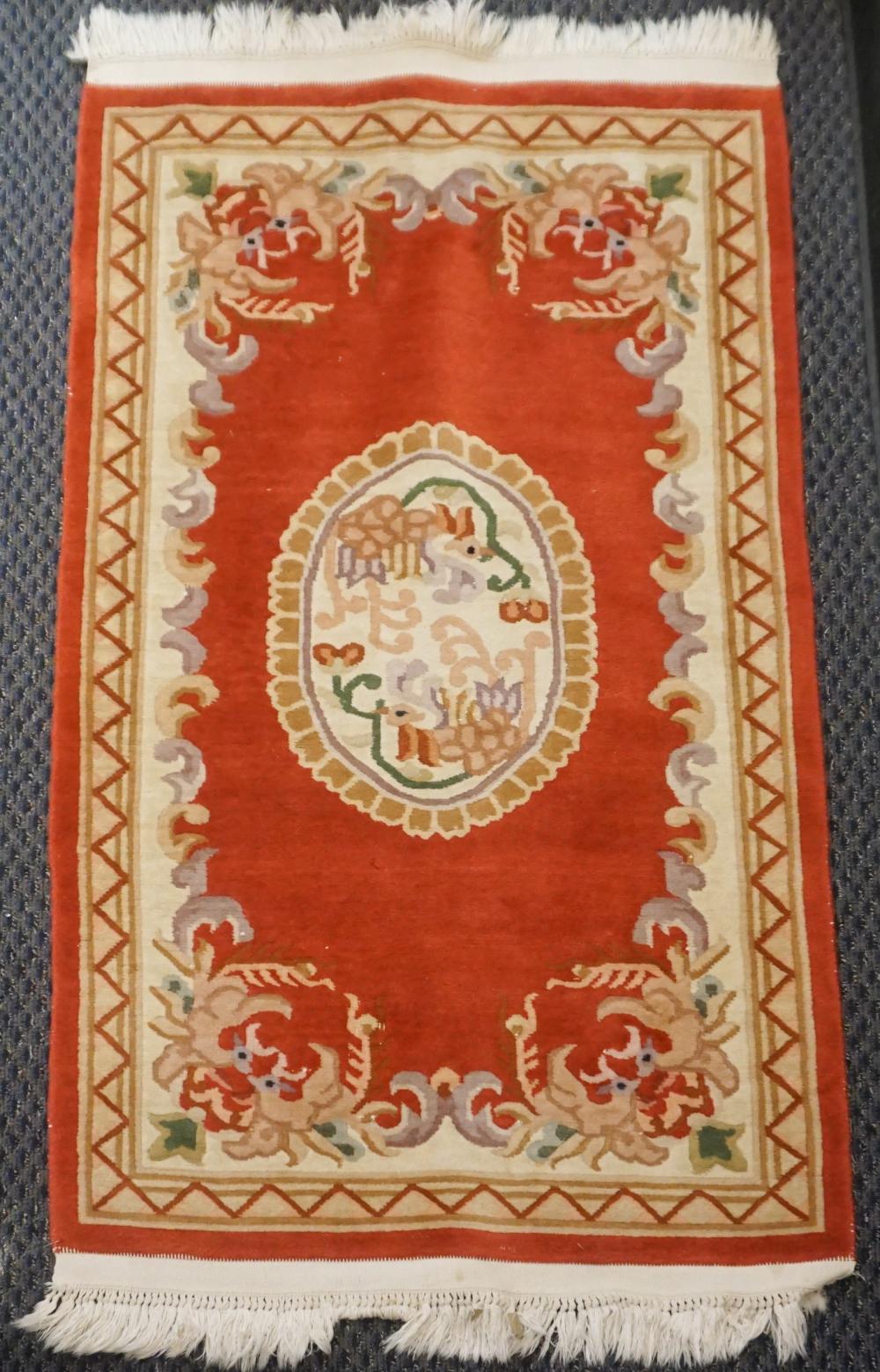 CHINESE RUG 5 FT 7 IN X 2 FT 11 32f49f