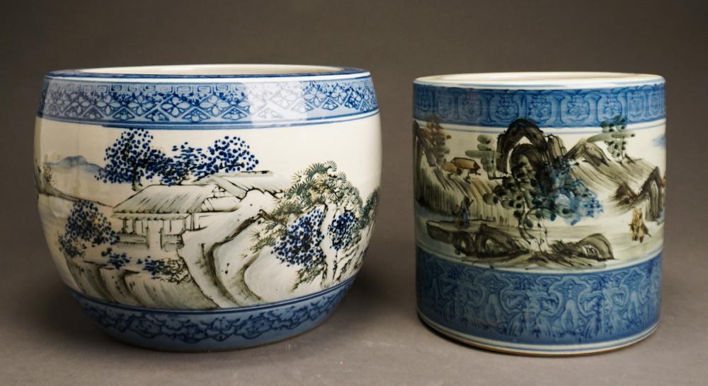 TWO CHINESE PORCELAIN JARDINIERES  32f4de