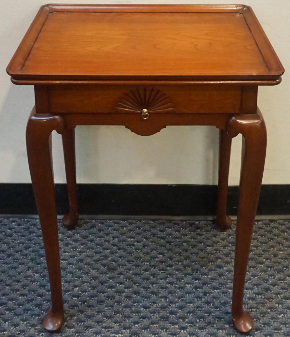 QUEEN ANNE STYLE CHERRY SIDE TABLE  32f523