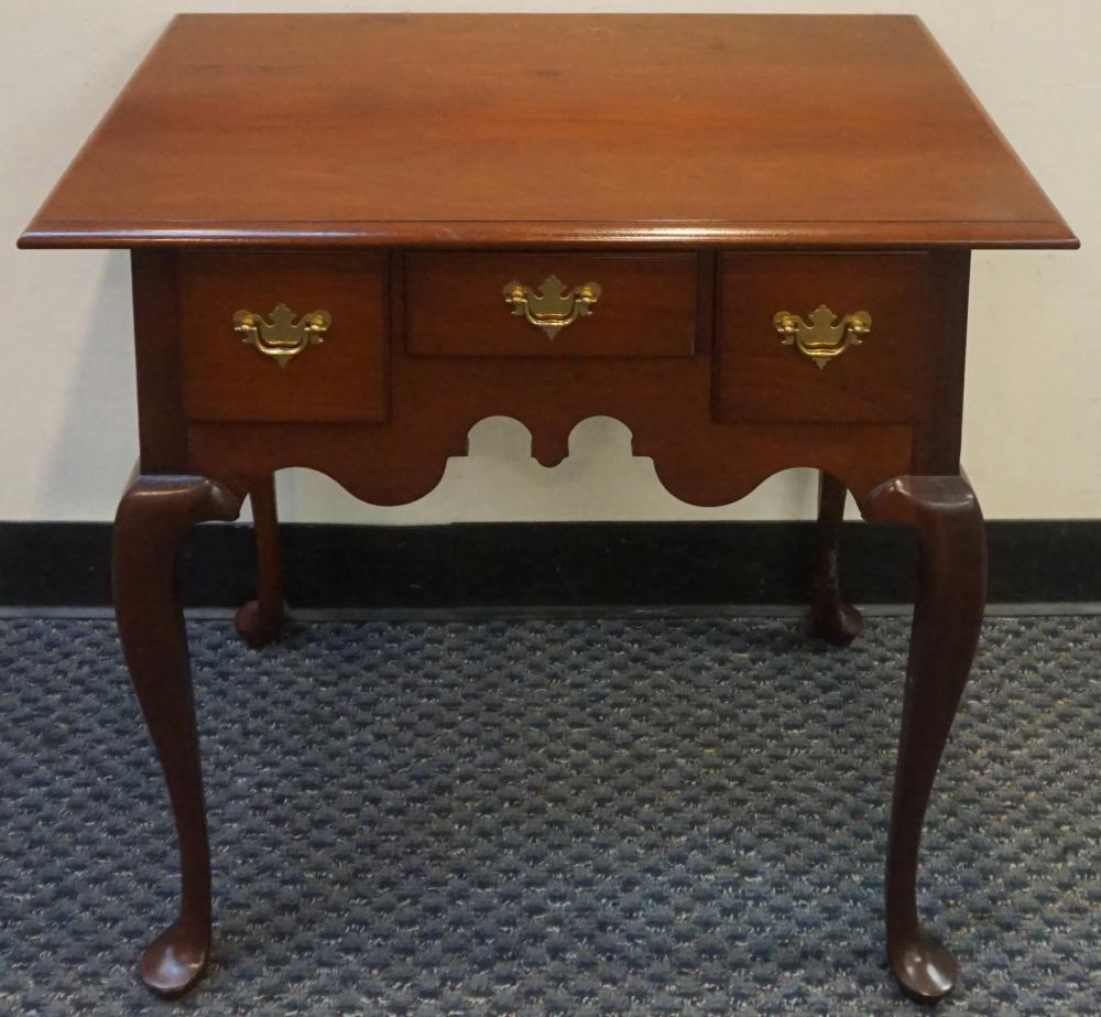 QUEEN ANNE STYLE MAHOGANY LOWBOY  32f56c