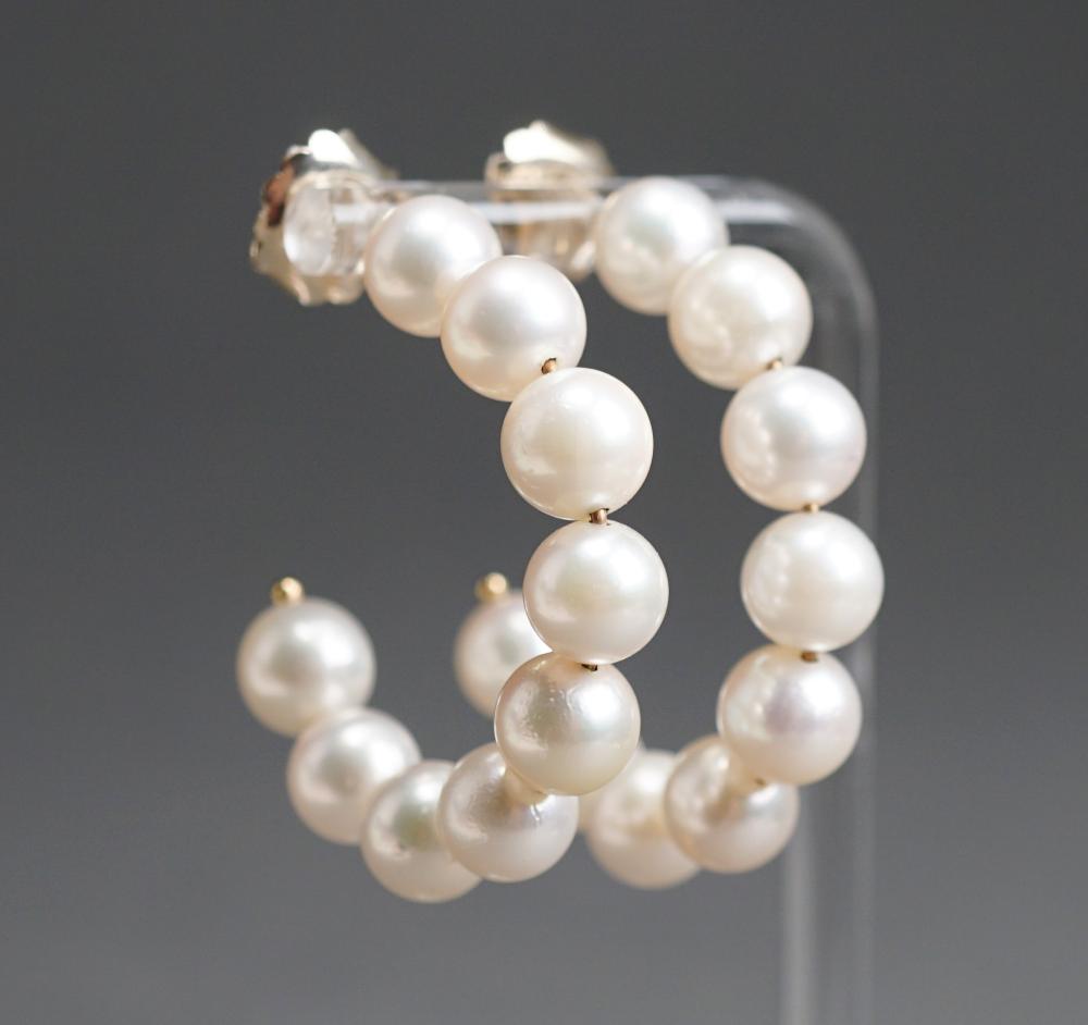 PAIR OF PEARL PIERCED EARRINGS,