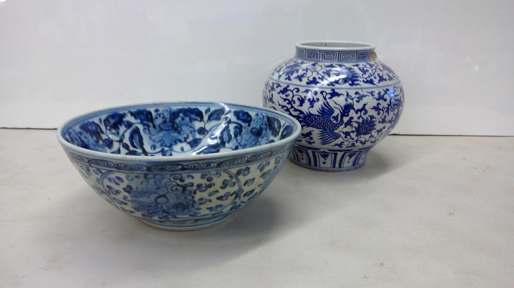 CHINESE BLUE AND WHITE PORCELAIN