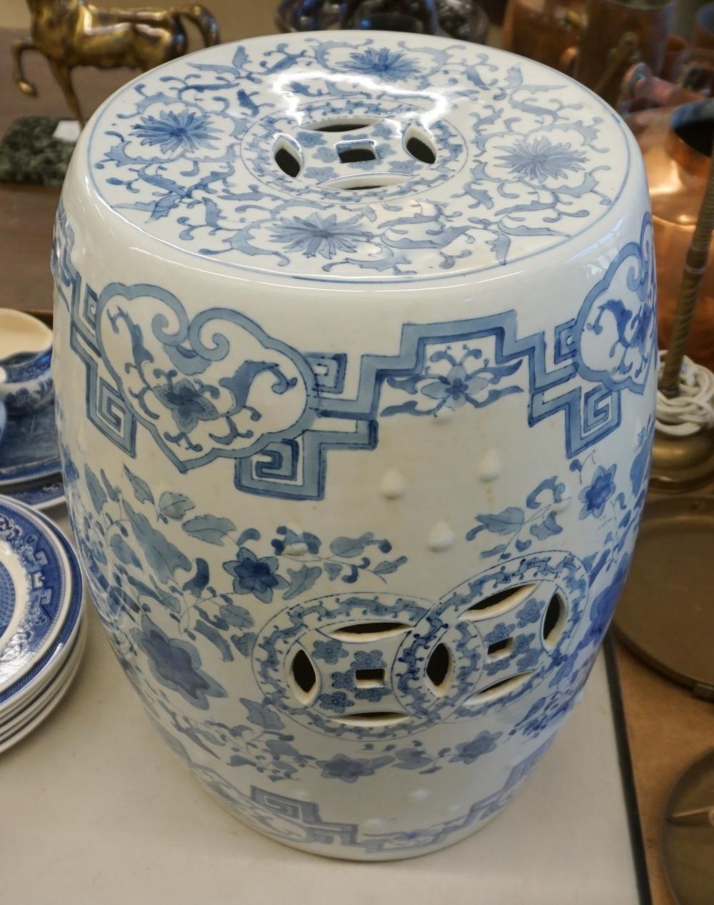 CHINESE BLUE AND WHITE PORCELAIN