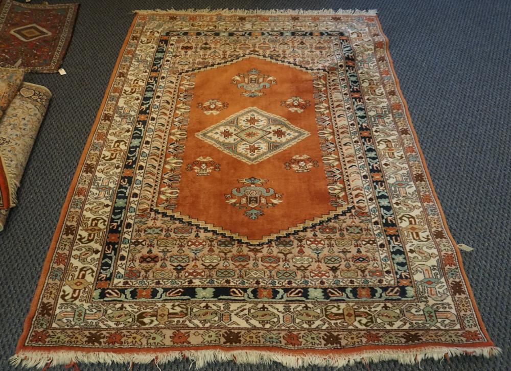 INDO-HERIZ RUG 7 FT 11 IN X 6 FT