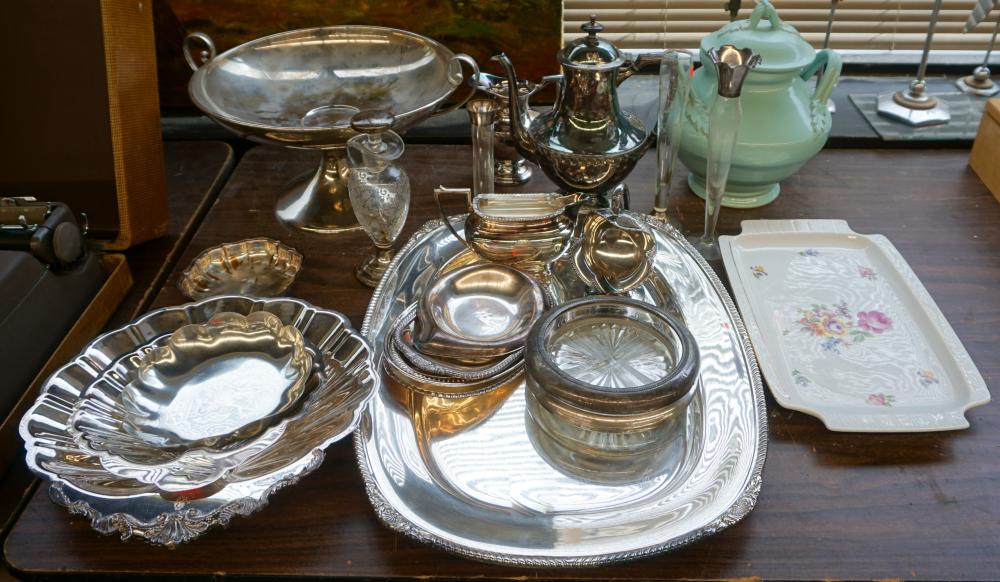 COLLECTION OF SILVERPLATE TRAYS,