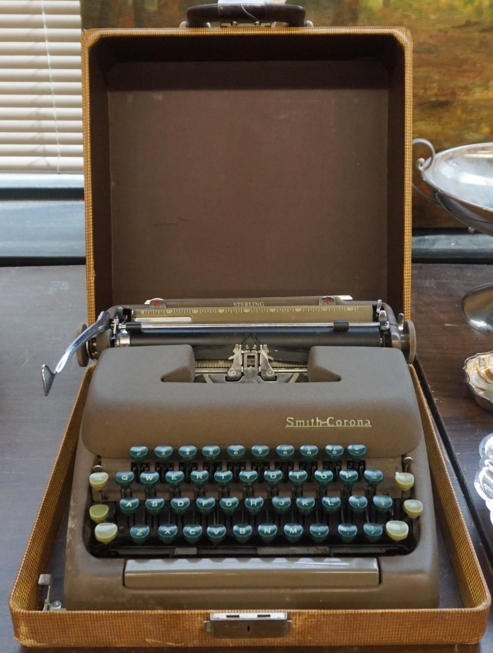 SMITH-CORONA TYPEWRITERSmith-Corona