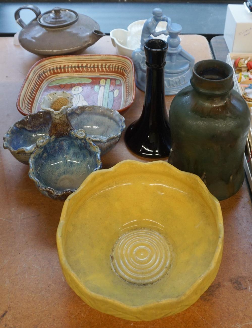 COLLECTION OF AMERICAN ART POTTERY 32cfeb