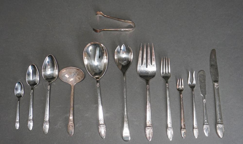 GROUP OF ASSORTED SILVERPLATE AND 32d20a