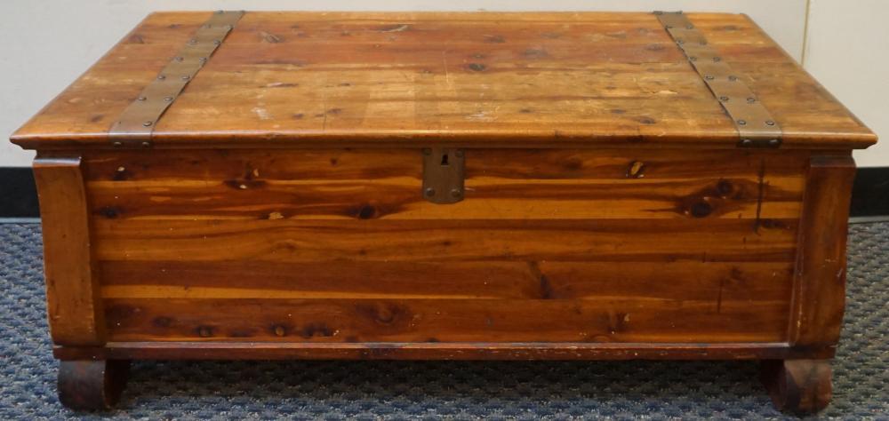 LANE CEDAR BLANKET CHEST, 17 X