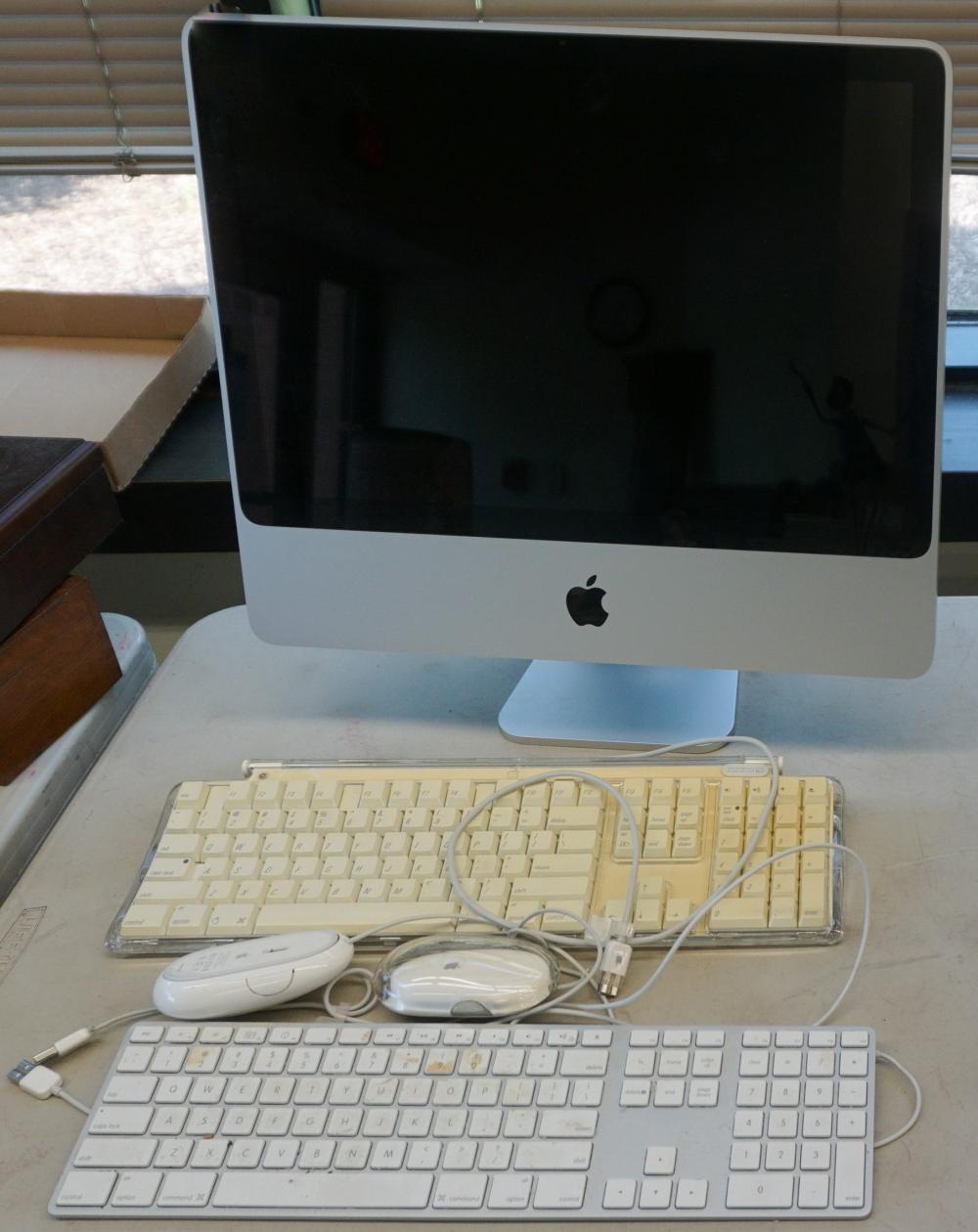 APPLE IMAC COMPUTER WITH TWO KEYBOARDS,