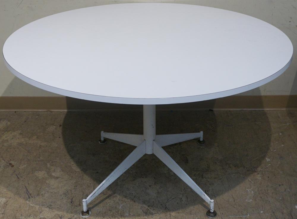 MODERN WHITE PAINTED METAL BASE 32d5ac