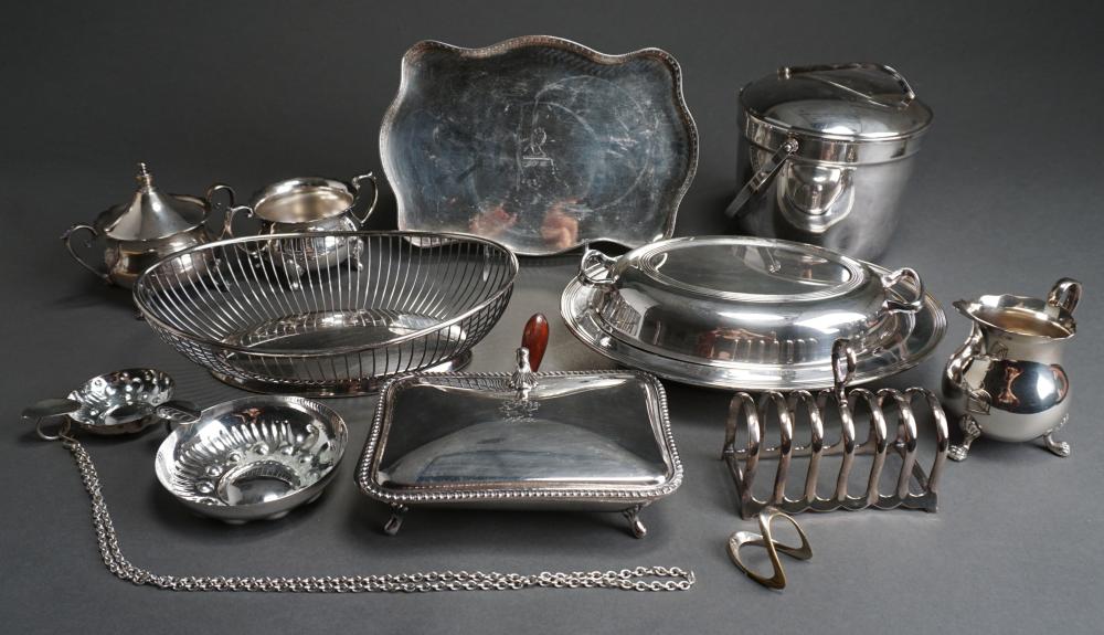 AMERICAN SILVER PLATE COVERED ENTREE