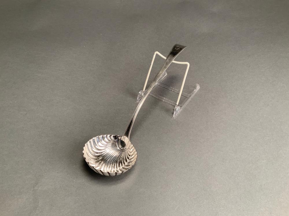 ENGLISH SILVER SHELL FORM LADLE  32d765