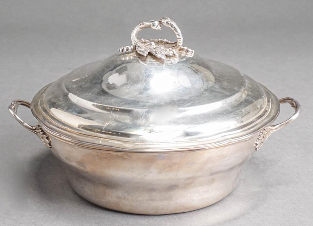 FRENCH SILVER COVERED ENTR E DISH  32d78a