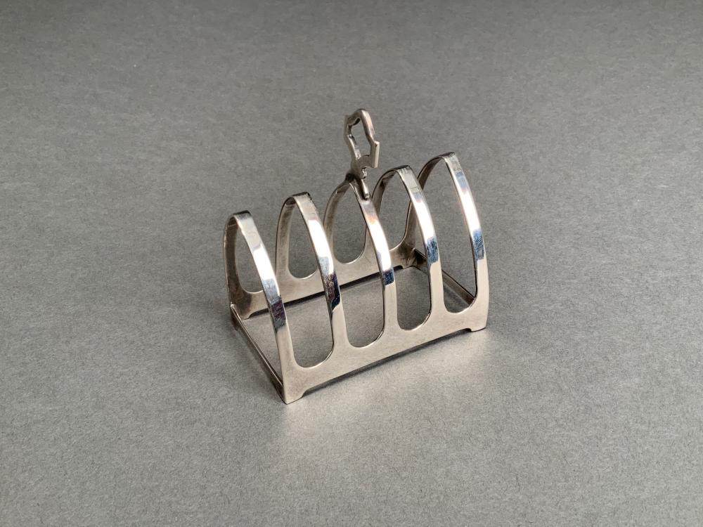 E. VINERS SHEFFIELD SILVER TOAST RACK,