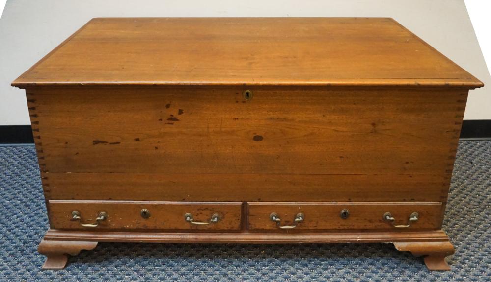 WALNUT BLANKET CHEST 19TH CENTURY  32d84b