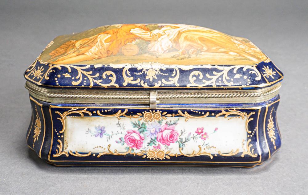 SEVRES TYPE PORCELAIN CASKET BOX  32d893