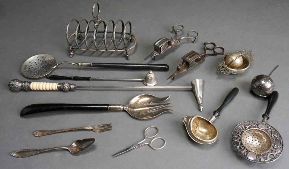 COLLECTION OF ASSORTED SILVERPLATE 32da31