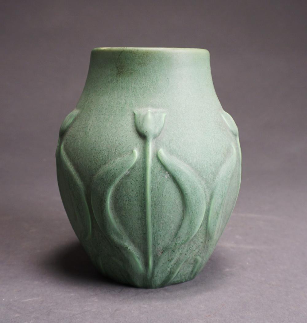 HAMPSHIRE POTTERY FLORAL MATTE GREEN