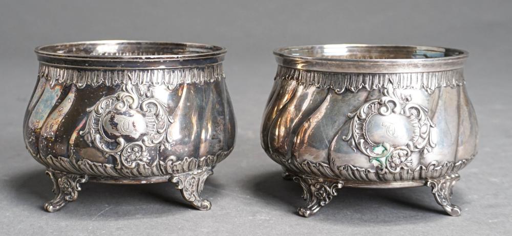 PAIR DANISH SILVERPLATE FOOTED 32dbad