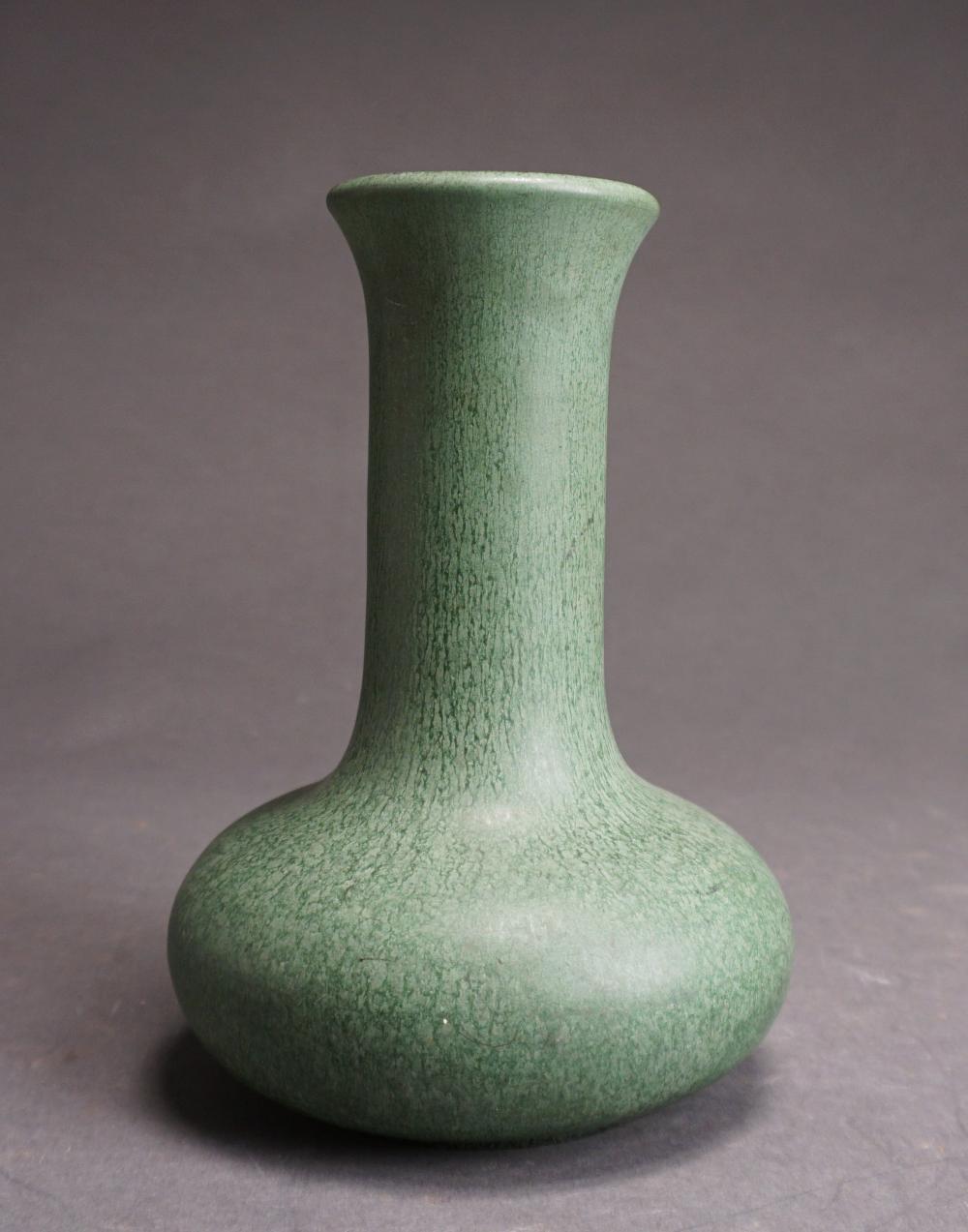 HAMPSHIRE POTTERY MATTE GREEN GLAZED 32dbd2