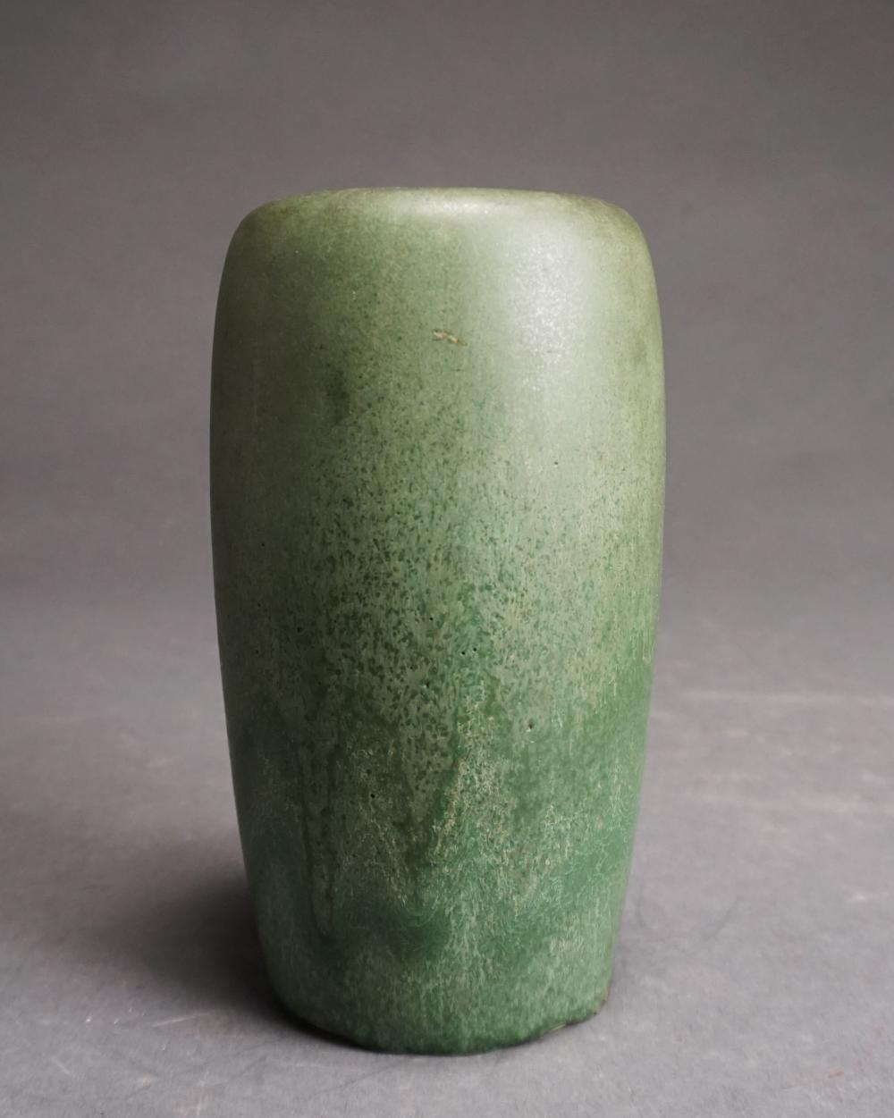 HAMPSHIRE POTTERY MATTE GREEN GLAZED 32dbcf