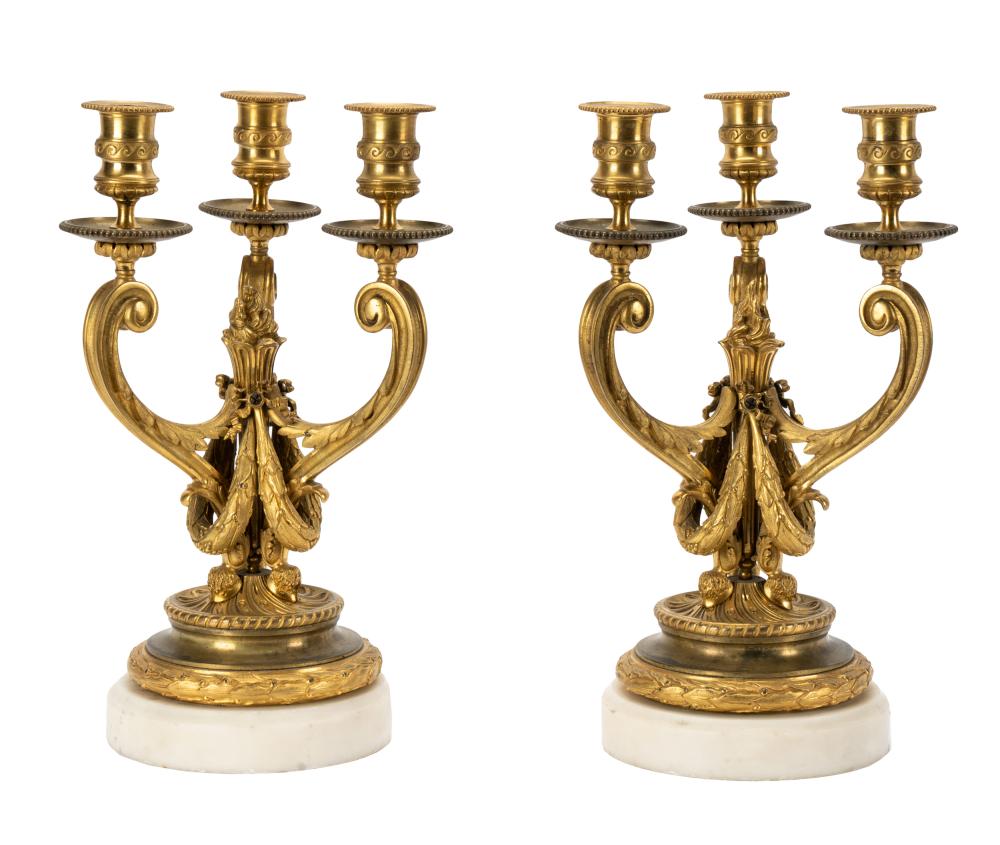 PAIR OF GILT METAL THREE LIGHT 32dce1