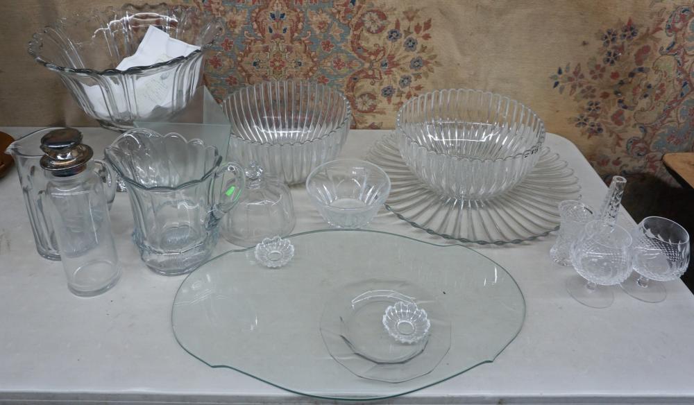 COLLECTION OF HEISEY GLASS PUNCH 32dee2