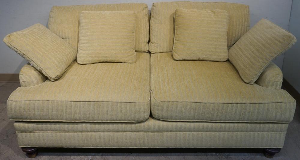 VANGUARD GOLD UPHOLSTERED TWO CUSHION 32df22