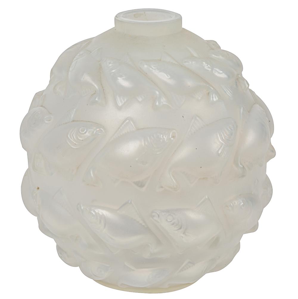 RENE LALIQUE CAMARET GLASS VASEdesigned 33069e