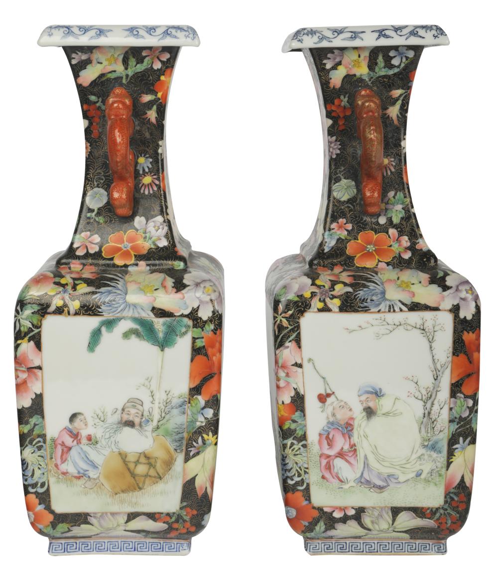 PAIR OF CHINESE PORCELAIN VASESiron 3306d2