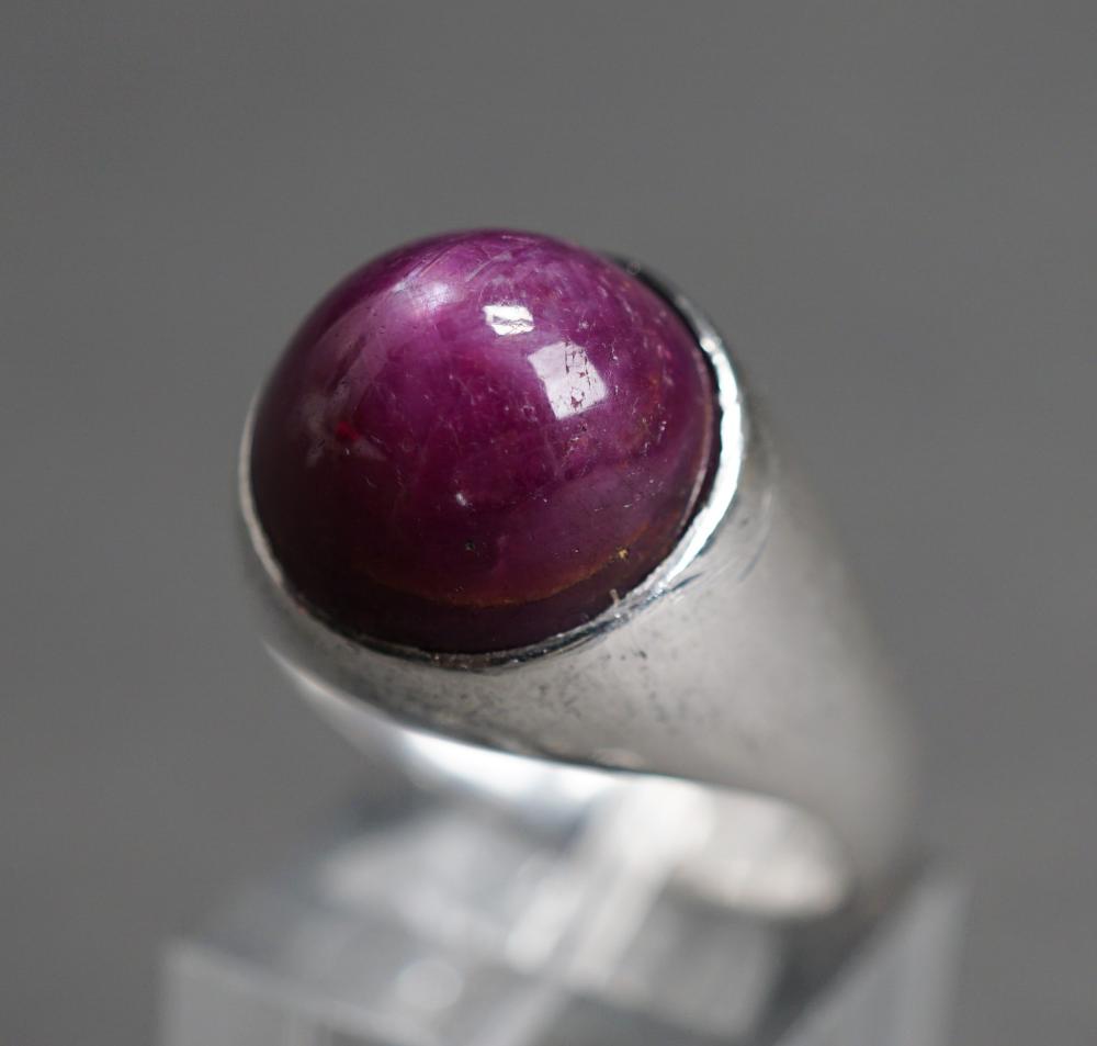 SILVER AND PLUM STAR SAPPHIRE RING