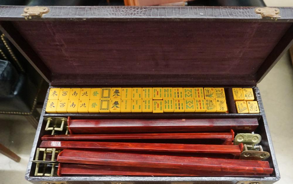 CHINESE COMPOSITE MAHJONG SET WITH LACQUERED