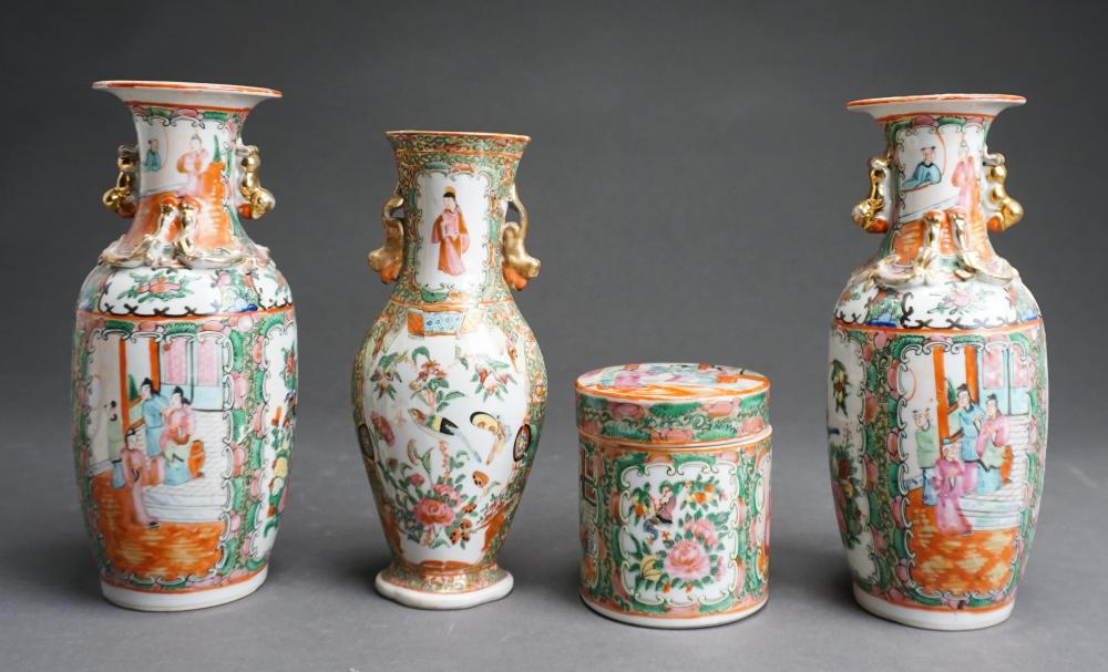 THREE CHINESE ROSE MEDALLION VASES 33094a