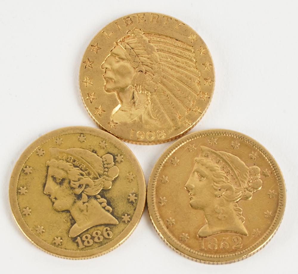 THREE ASSORTED GOLD COINScomprising 330a9d