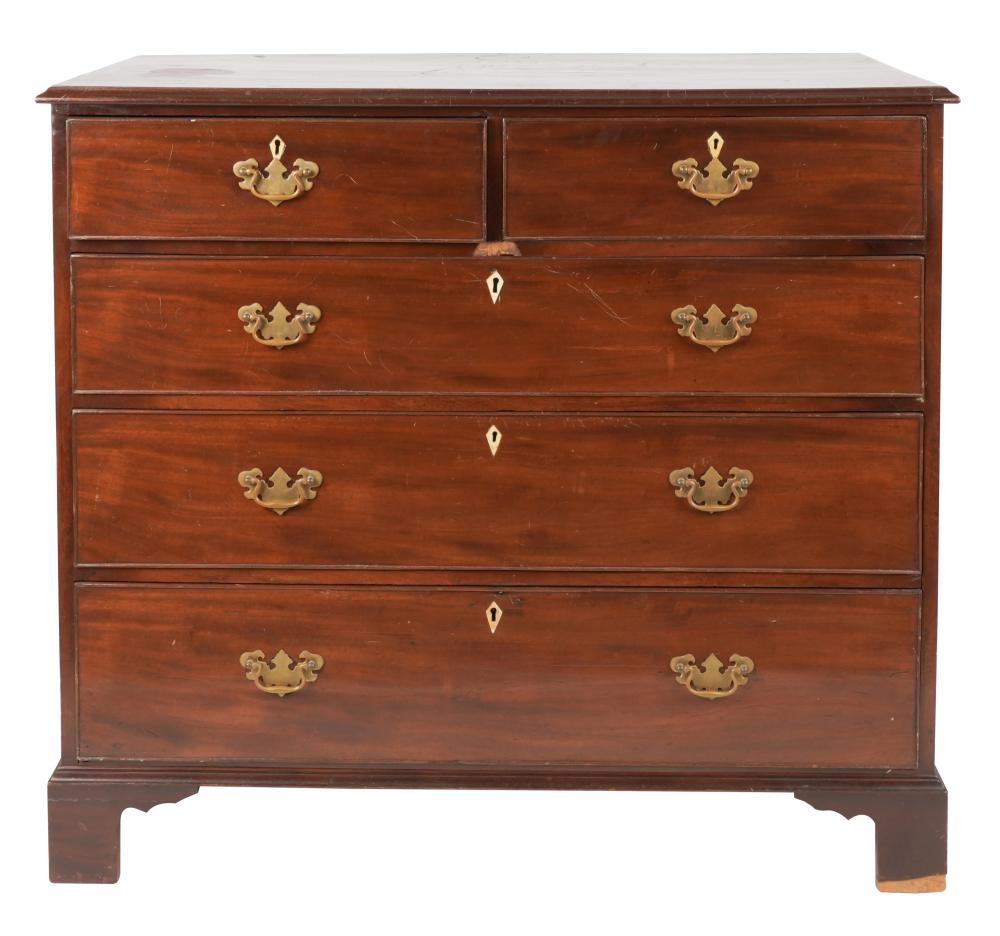 ANTIQUE CHIPPENDALE-STYLE CHEST OF DRAWERS19th
