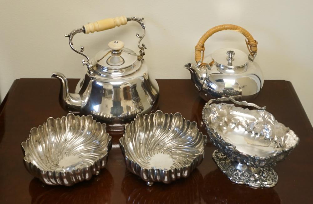 GROUP OF TWO SILVERPLATE TEA KETTLES 330be4