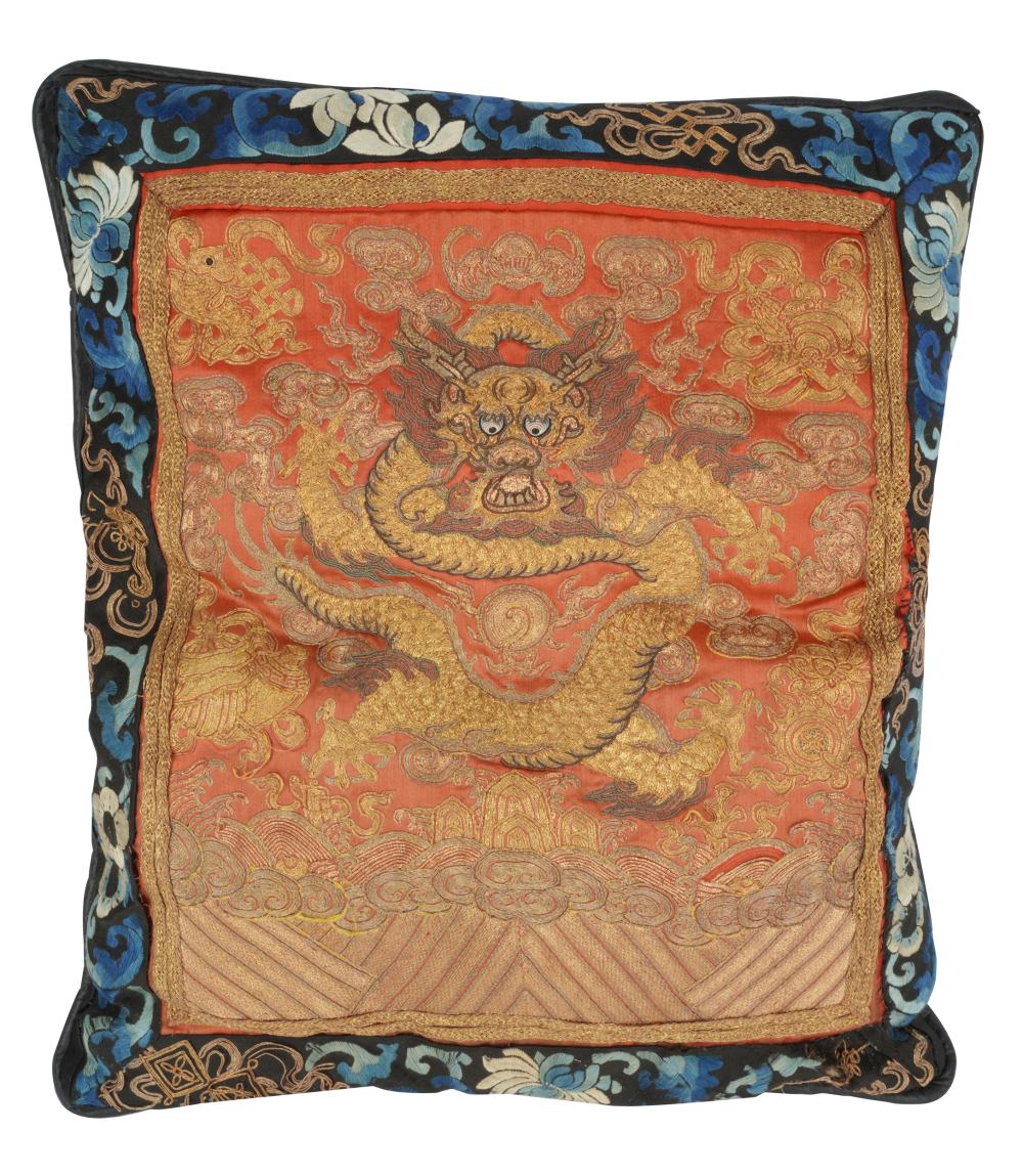 CHINESE EMBROIDERED PILLOWdepicting