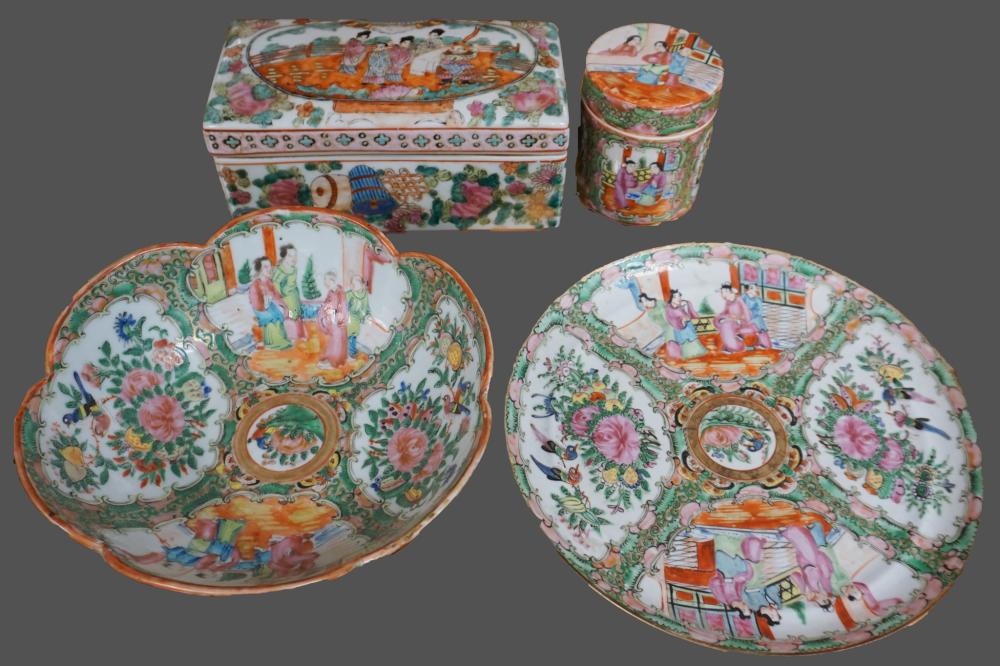 FOUR CHINESE ROSE MEDALLION TABLE