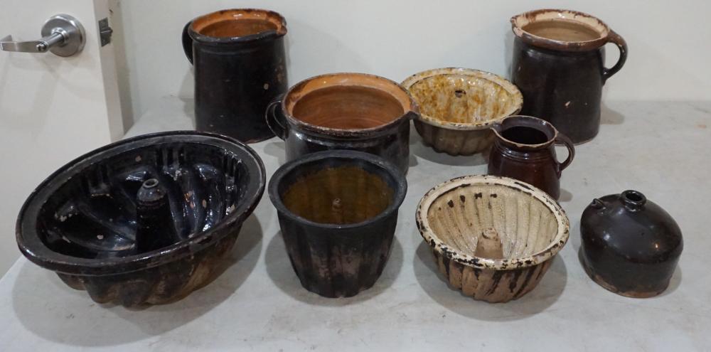 COLLECTION OF AMERICAN STONEWARE 330cdc