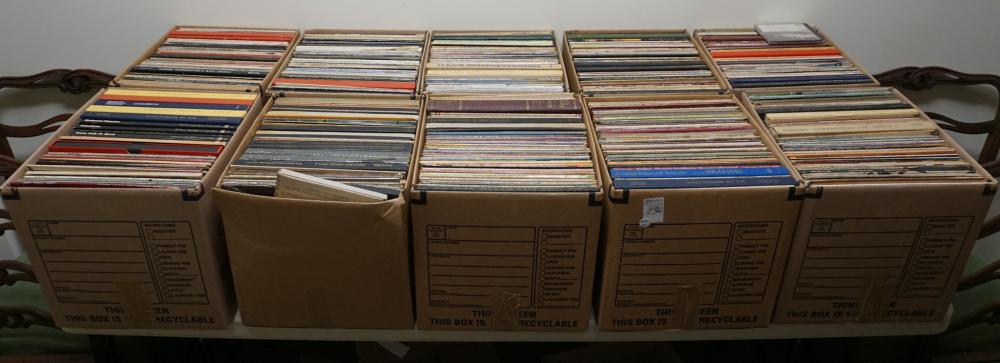 COLLECTION OF LP RECORDS INCLUDING 330ce8