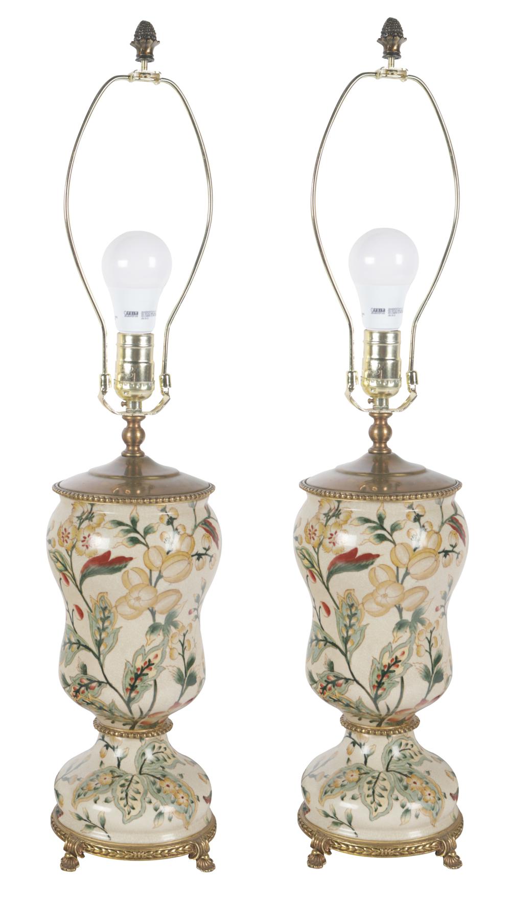 PAIR OF PORCELAIN TABLE LAMPSmodern  330d3a