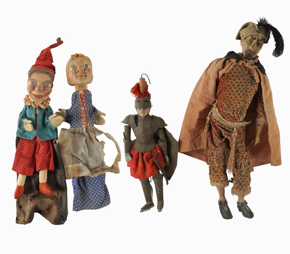 FOUR ASSORTED PUPPETSthe knight 330d47