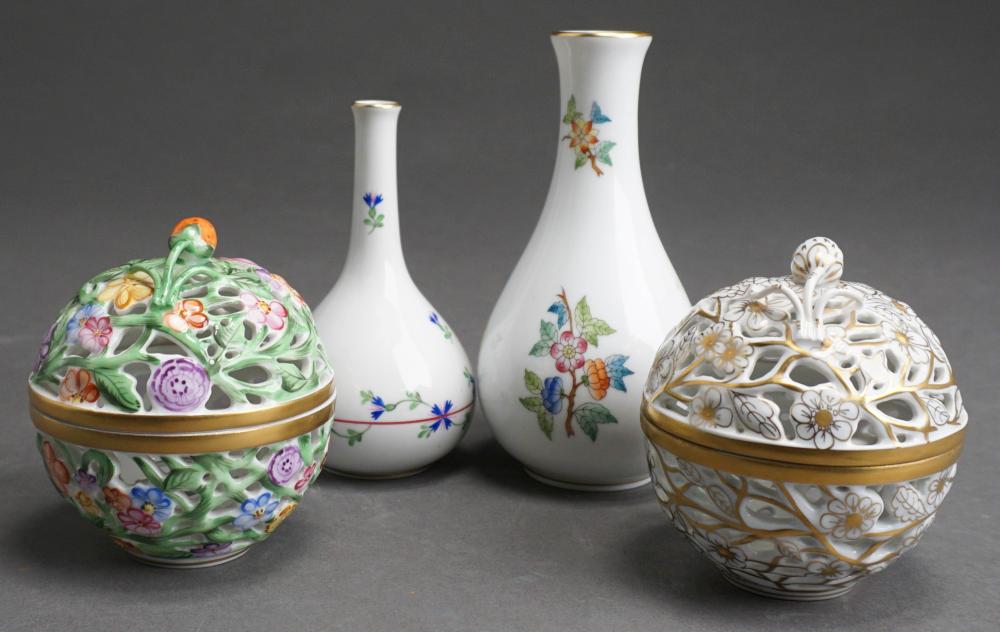 TWO HEREND PORCELAIN VASES AND 330dda