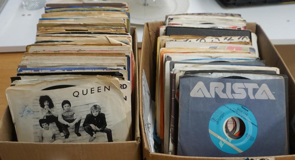 COLLECTION OF 45 RPM RECORDSCollection 330e36