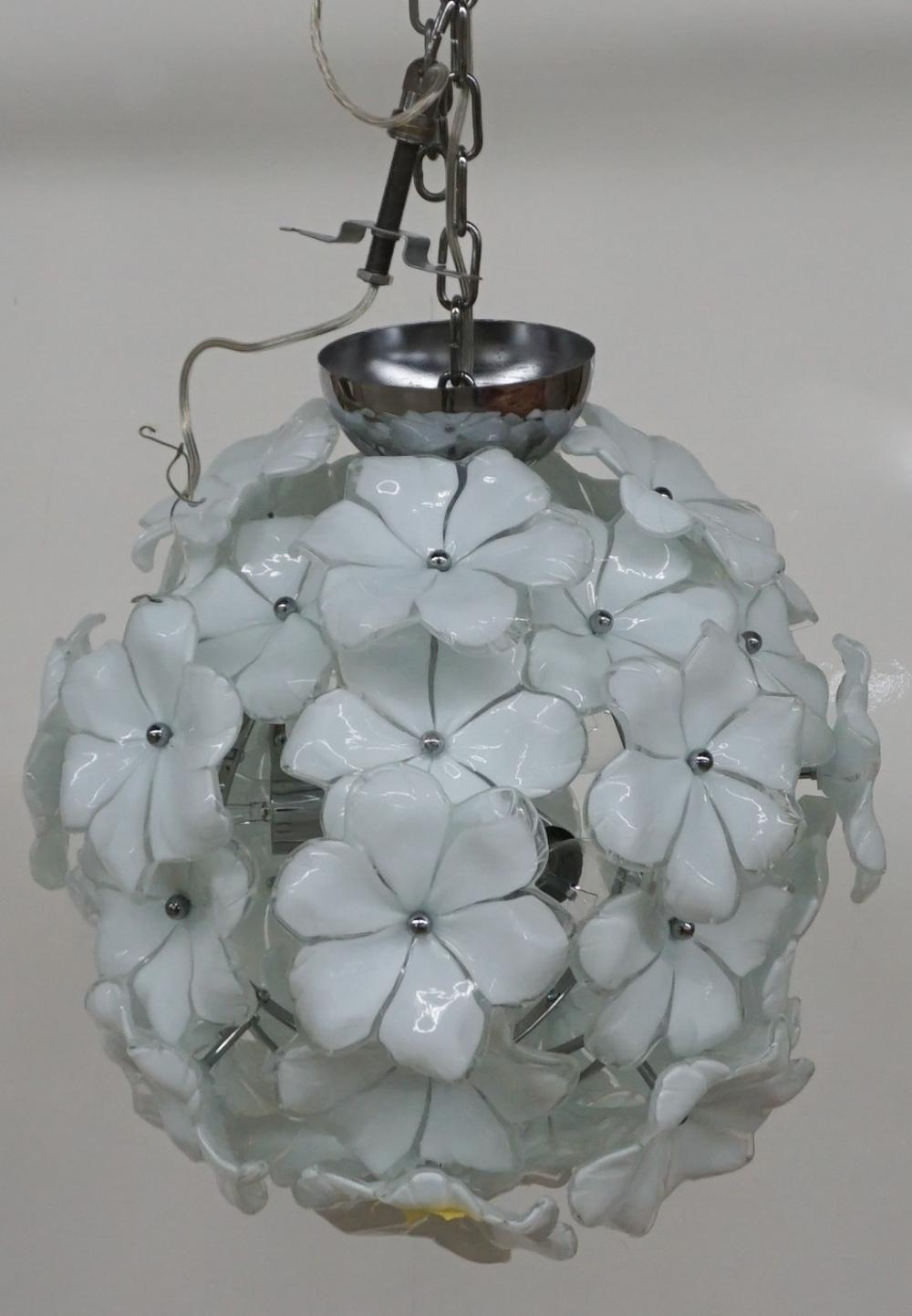 MURANO WHITE LOTUS FLOWER FORM 330f19