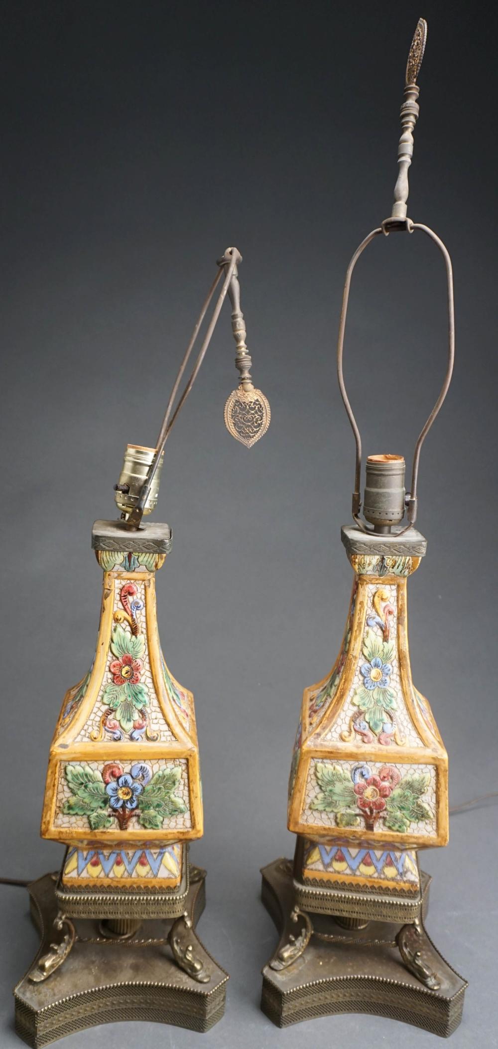 PAIR CHINESE POLYCHROME DECORATED 330fea
