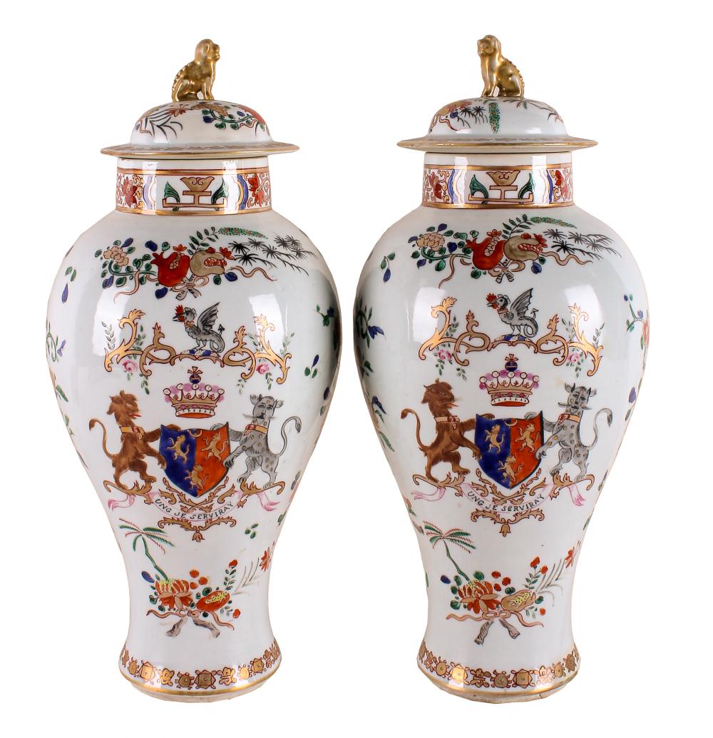 PAIR OF CHINESE EXPORT PORCELAIN